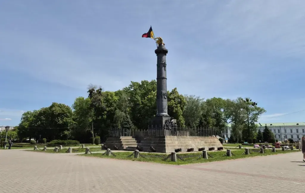 У Корпусному парку розпочинається захист дерев: територію тимчасово обмежать для відвідувачів