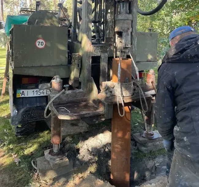 Як підготувати ділянку до буріння свердловини: перевірка, дозвільні документи та розмітка