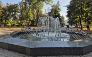 У Полтаві стартував сезон фонтанів: два вже працюють, ще один — на черзі