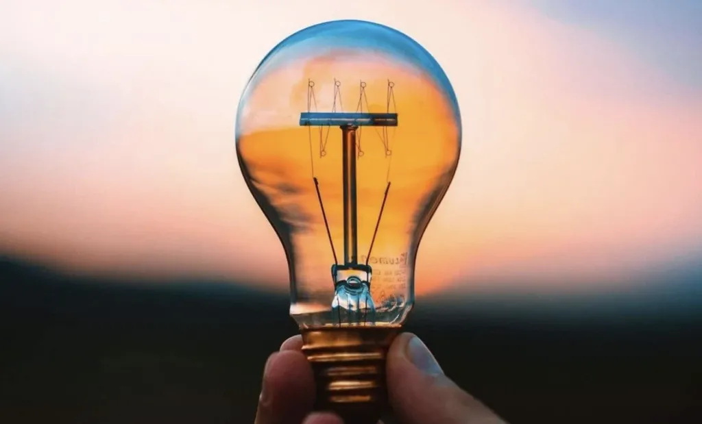 В Укренерго повідомили коли почнуть вимикати світло через спеку