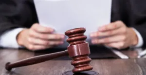 У Полтаві п’яний поліцейський в’їхав в бетонну перешкоду — справу розгляне Шевченківський районний суд