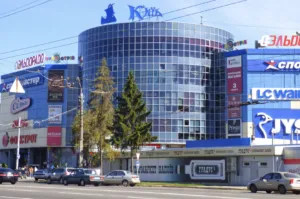 В Полтаві черговий самогубця стрибнув з даху ТРЦ: що відомо