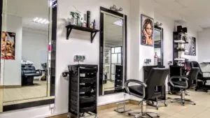 Как выбрать кресло для парикмахерской: подробный гид для мастеров и владельцев салонов