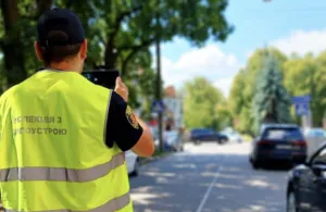 У Полтаві запрацювали інспектори з паркування: з серпня почнуть штрафувати