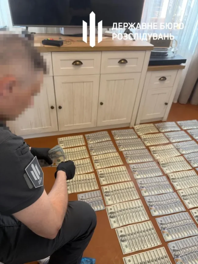 В Полтаві ДБР викрило ще одну схему ухилу від мобілізації: затримано медпрацівників