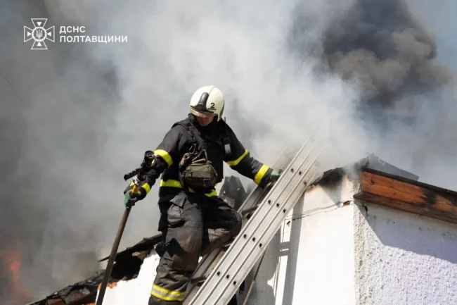 Триває ліквідація наслідків влучання «шахедів» по Полтавському ТЦК