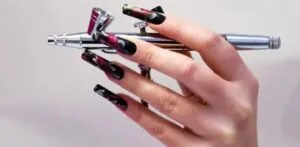 Аэрографы для ногтей: как вывести маникюр на новый профессиональный уровень