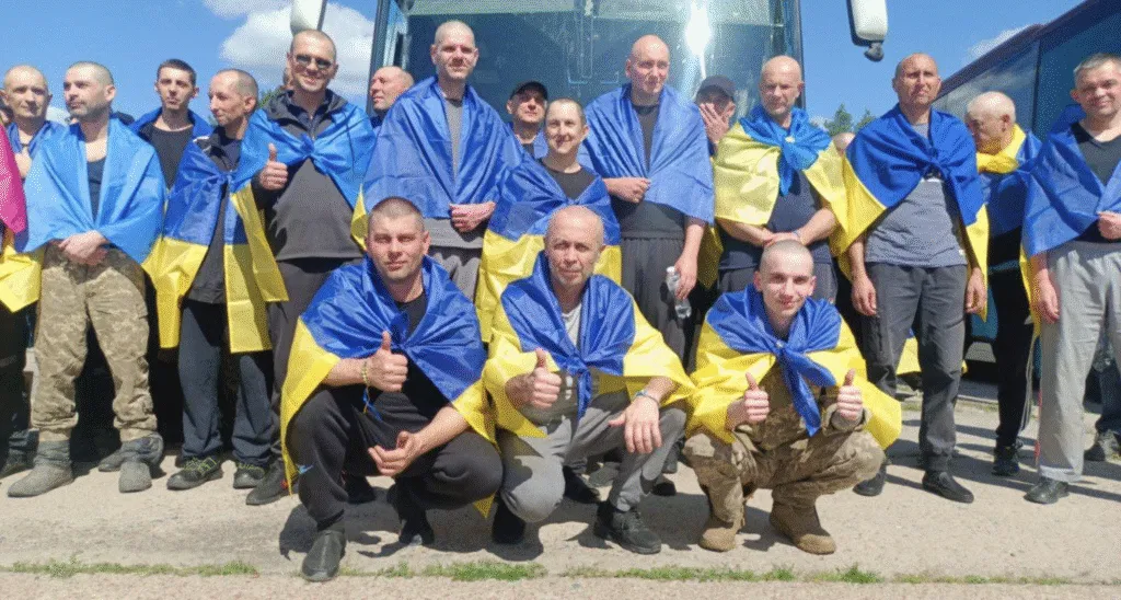 Україна повернула додому 84 своїх громадян, серед них — полонені ще з 2014 року