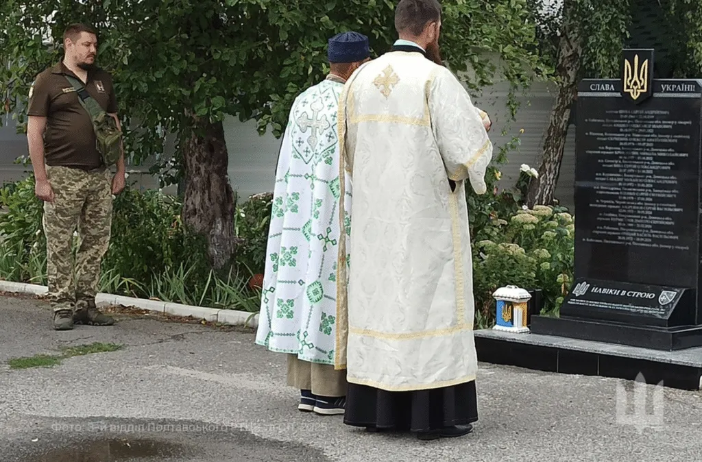 На Полтавщині відкрили меморіал на честь загиблих військових з Кобеляцького ТЦК