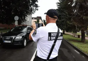 Полтава йде на рекорд: 400 штрафів за 10 днів виписали інспектори з паркування