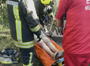 На Полтавщині рятувальники допомогли жінці, яка примудрилася впасти у льох