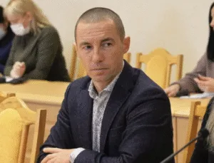 Депутата Полтавської облради підозрюють у фіктивній інвалідності та шахрайстві з пенсією