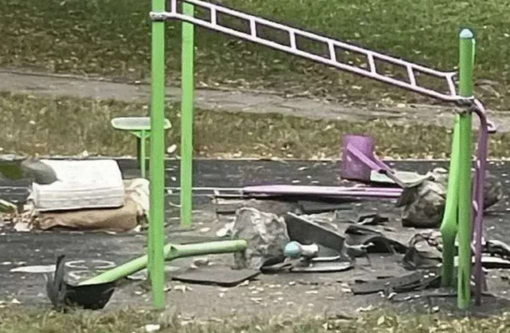В Полтаві автівка знищила спортивний майданчик, збудований по програмі «Здорова країна»