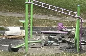 В Полтаві автівка знищила спортивний майданчик, збудований по програмі «Здорова країна»