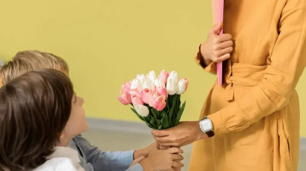 Привітання до Дня вчителя 2025: вірші, проза та листівки