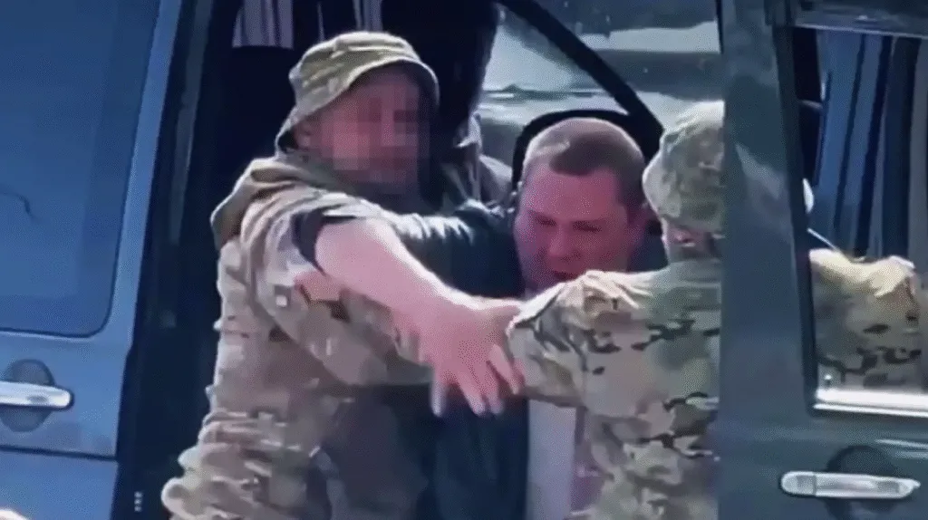 На Полтавщині знову ТЦКашники займаються бусифікацією: цього разу в Кременчуці