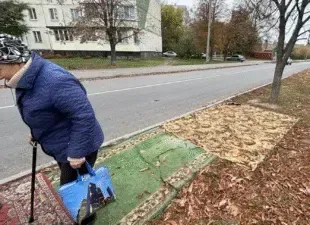 Через байдужість Ямщикової і міськради мешканці Полтави самі облаштовують зупинки