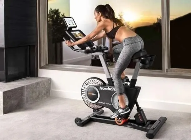 Спінбайк — компактний кардіотренажер для інтенсивного навантаження