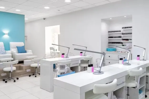 Основні критерії вибору столу для манікюра