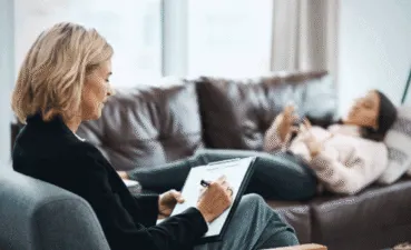 Чому вам потрібна допомога психолога під час війни і де її отримати безплатно