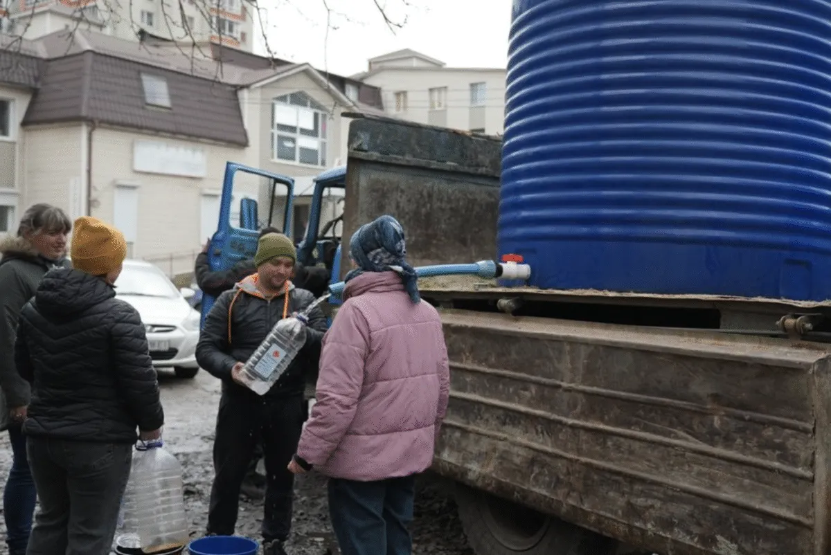 В Полтаві три доби не буде води: розгорнуть Пункти Незламності та організують підвіз води