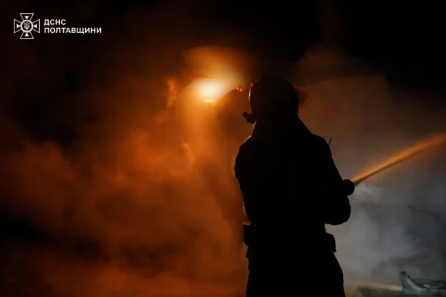 Атака "шахедів" на Полтавщині: пожежа на газовидобувному об’єкті, але без постраждалих