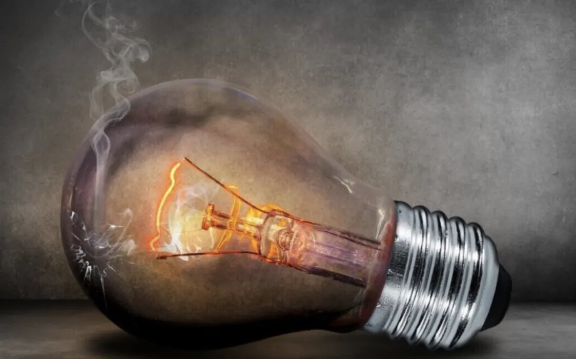 Графік відключення світла на сьогодні 29 грудня в Полтаві