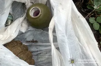 У Кременчуці біля гаражів знайшли пакет із боєприпасами: поліція з’ясовує, хто його залишив