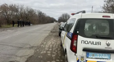 На узбіччі дороги біля Піщаного знайшли тіло жінки: поліція шукає свідків