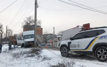 Сьогодні Полтаві на Охтирському шляху маршрутка з людьми потрапила в ДТП: ситуація на зараз