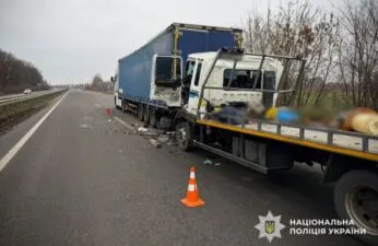 Знову на Полтавщині вантажівка потрапила у ДТП: постраждав водій
