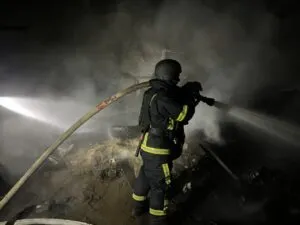 Пожежа на підприємстві у Полтаві: загинув чоловік під час заправки водневого балона