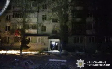 На Полтавщині 18-річна дівчина стрибнула у вікно багатоповерхівки: правоохоронці підозрюють самогубство