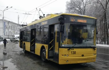 В Полтаві через негоду зупинилися тролейбуси, а в області знеструмлення: що відбувається прямо зараз