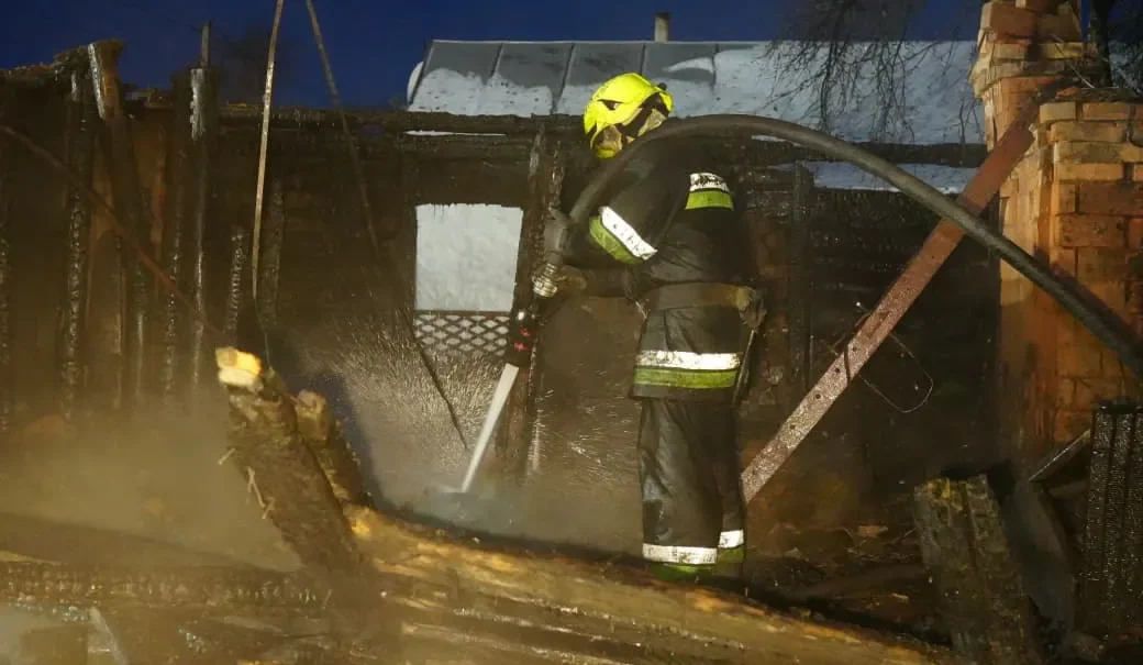 У Полтаві біля Центрального ринку загорілося складське приміщення: що відомо