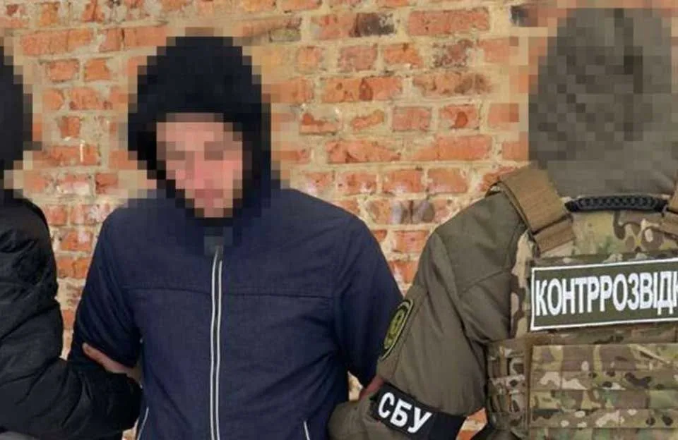 Палій автівок з Полтавщини знову підпалив військове авто: СБУ затримала злочинця