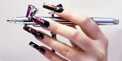 Аэфрограф для маникюра: как выбрать и настроить, чтобы градиенты были ровными, а дизайн - быстрее