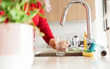 В Полтаві через аварію низка вулиць та селище Кобищани опинилися без води: що відомо