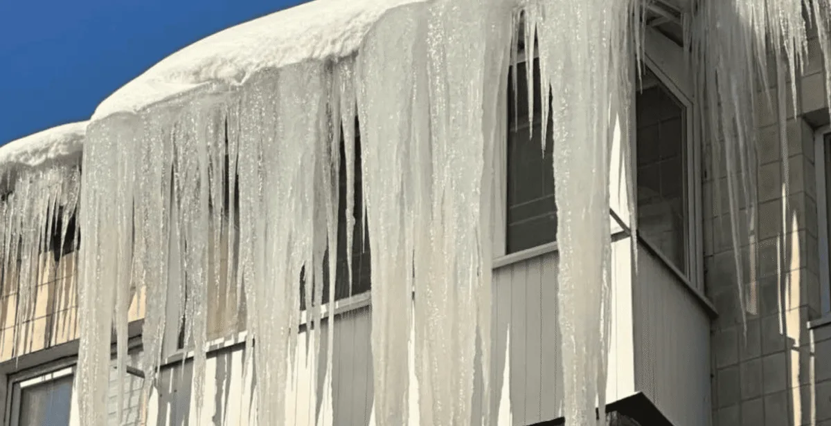 У 100 тисяч грн обійдеться Полтаві позбавлення від бурульок: що відомо