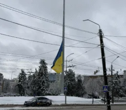 Негода змусила тимчасово опустити головний прапор у Полтаві: що сталося цього разу