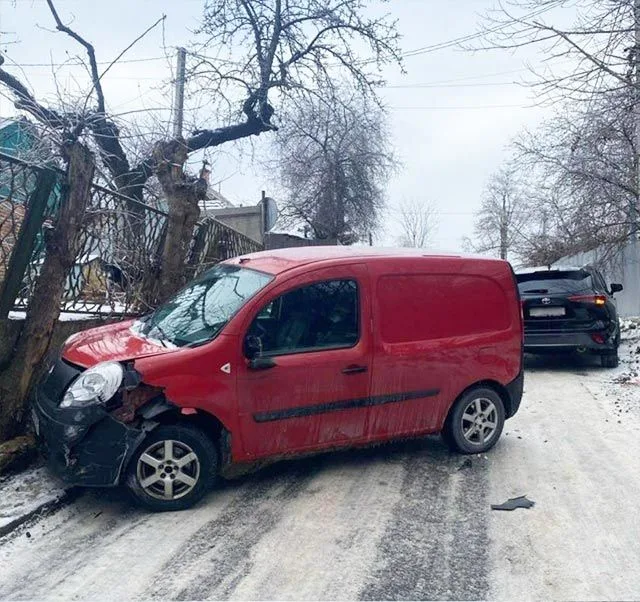 На Покровській у Полтаві сталося одразу дві ДТП одночасно: що відомо станом на вечір