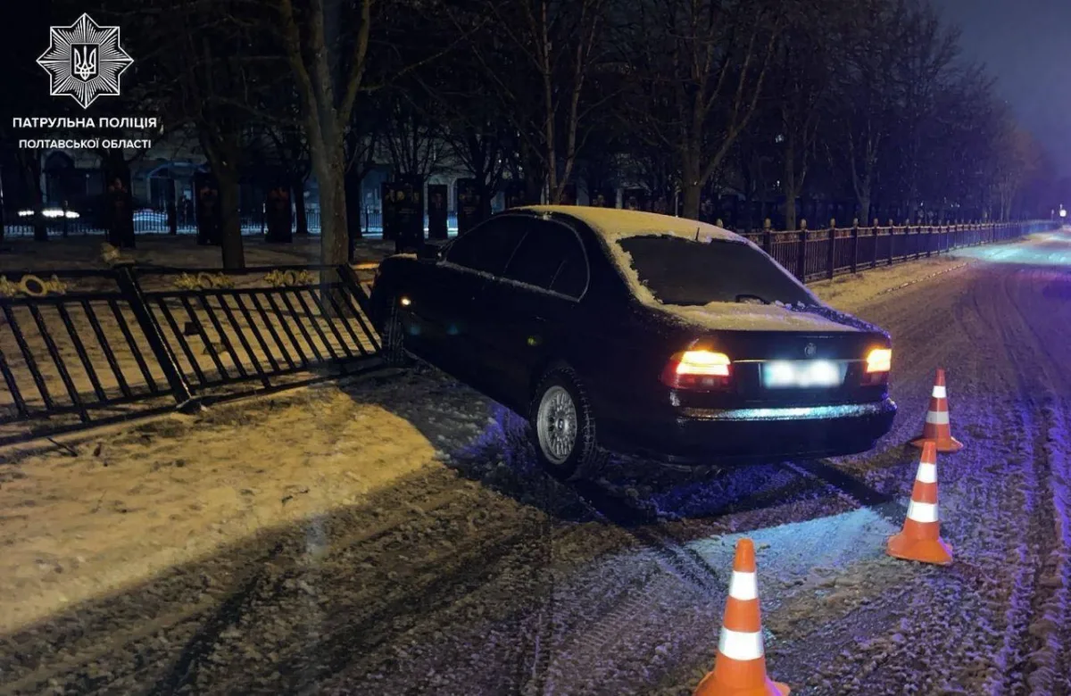 В Полтаві знову через ДТП понівечили Каштанову алею