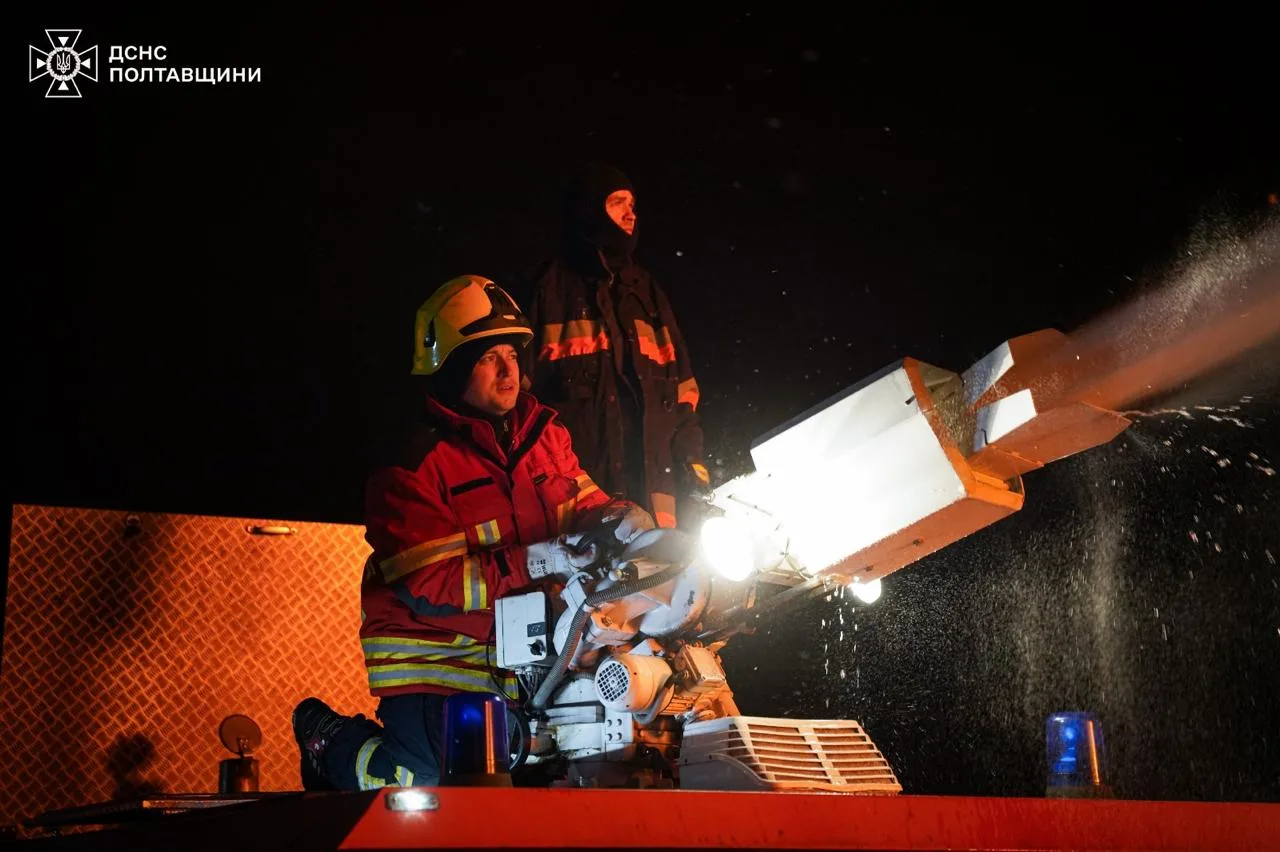 Вночі ворог завдав удару по підприємству "Нафтогазу" на Полтавщині: що відомо станом на ранок