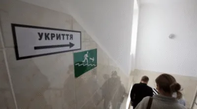 Не ванна і не "дві стіни": експерт назвав укриття, які реально можуть врятувати під час атаки
