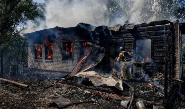 Російський дрон знищив будинок у Полтавській громаді: з-під завалів дістали постраждалу жінку