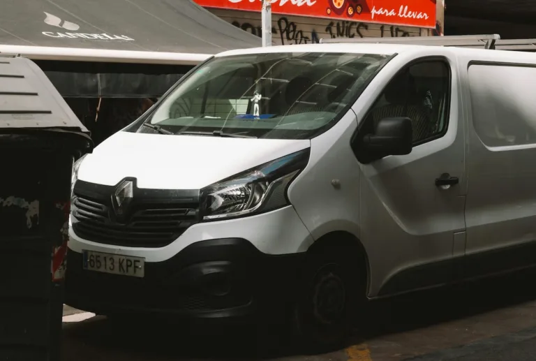 Разборка Renault Trafic: б/у детали для фургона и пассажирской версии