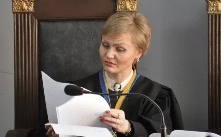Нарешті ВРП остаточно звільнив корумповану суддю Наталію Крючко з Полтави