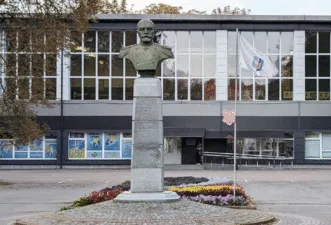 На Полтавщині встановили нові строки для усунення радянської та імперської символіки