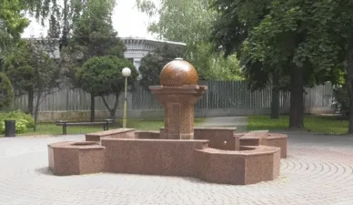 В Полтаві нарешті відремонтували фонтан у сквері на 1100-річчя Полтави