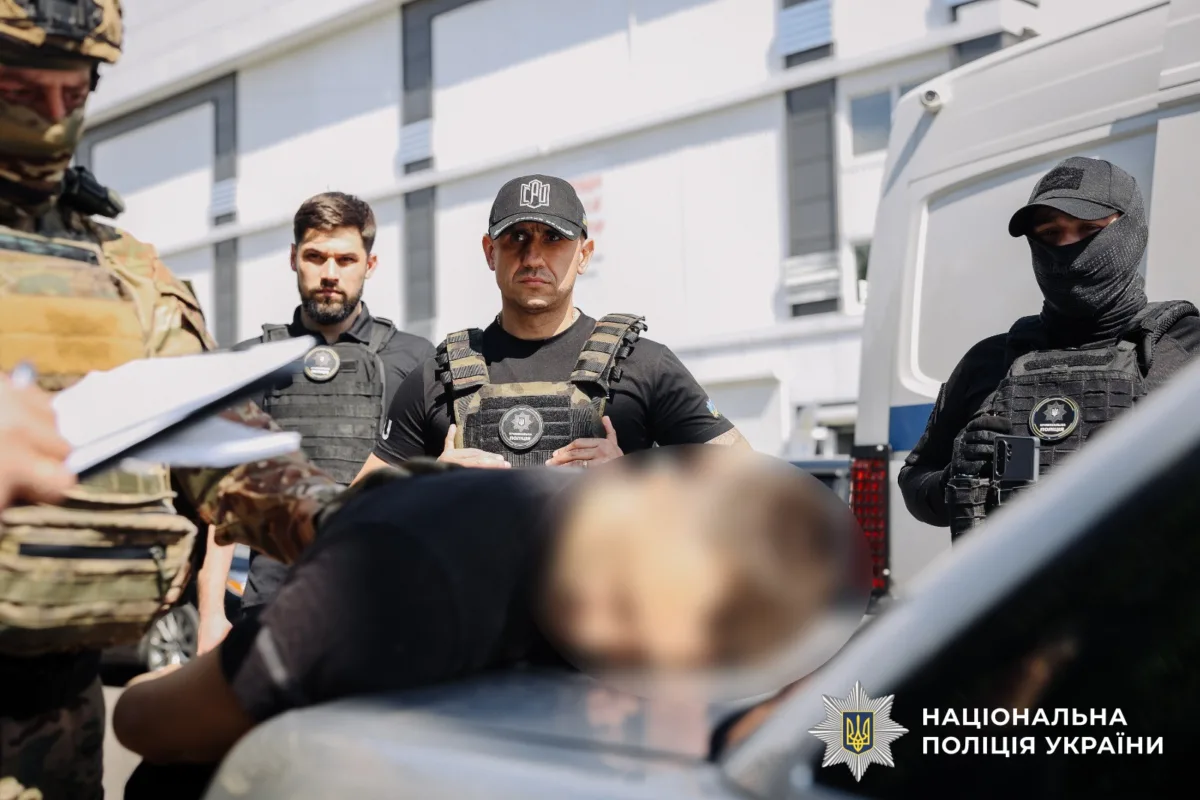 На Полтавщині викрили групу, яка за гроші допомагала військовим тікати з частини